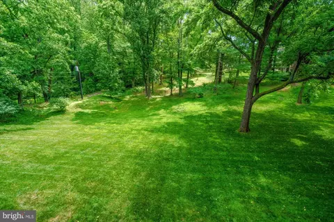 Exterior - 1033 Swinks Mill Rd, Mclean, VA 22102 photo 8 of 11