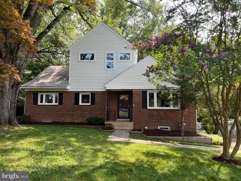 6413 Carolyn Dr, Falls Church, VA 22044