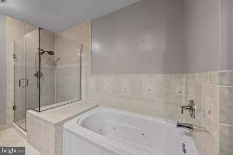 Bath - 1077 Spring Hill Rd, Mclean, VA 22102 photo 4 of 7