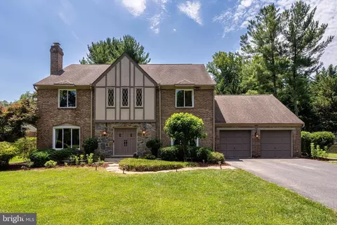 1077 Spring Hill Rd, Mclean, VA 22102