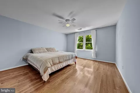Bedroom - 1077 Spring Hill Rd, Mclean, VA 22102 photo 3 of 4