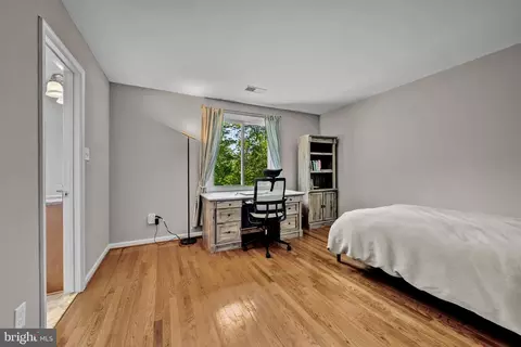 Bedroom - 1077 Spring Hill Rd, Mclean, VA 22102 photo 4 of 4