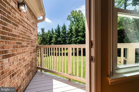Exterior - 1077 Spring Hill Rd, Mclean, VA 22102 photo 4 of 10