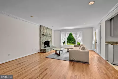 Living - 1077 Spring Hill Rd, Mclean, VA 22102 photo 7 of 7