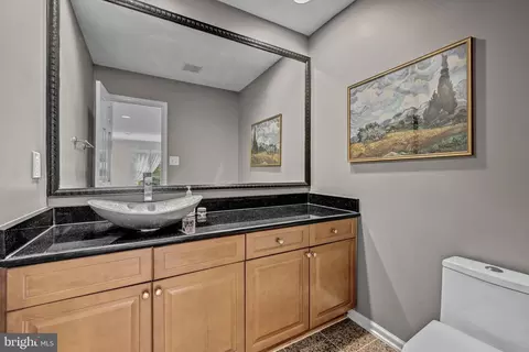 Bath - 1077 Spring Hill Rd, Mclean, VA 22102 photo 1 of 7