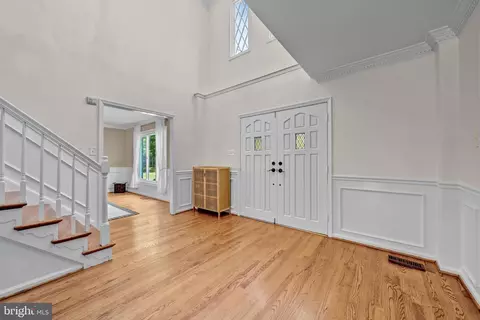 Entry Way - 1077 Spring Hill Rd, Mclean, VA 22102 photo 2 of 6