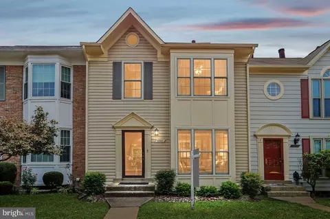 5250 Stoney Branch Ct, Centreville, VA 20120