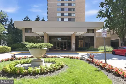 3713 S George Mason Dr #810, Falls Church, VA 22041