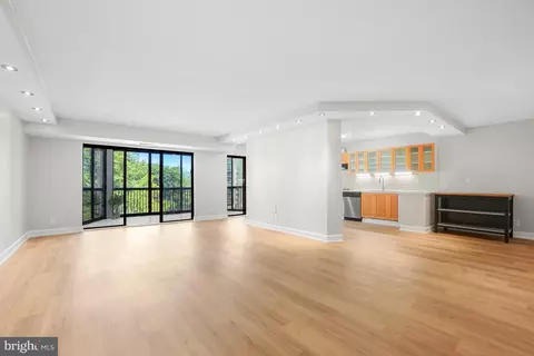 5904 Mount Eagle Dr #601, Alexandria, VA 22303