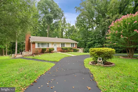 5209 Yuma Ct, Alexandria, VA 22312