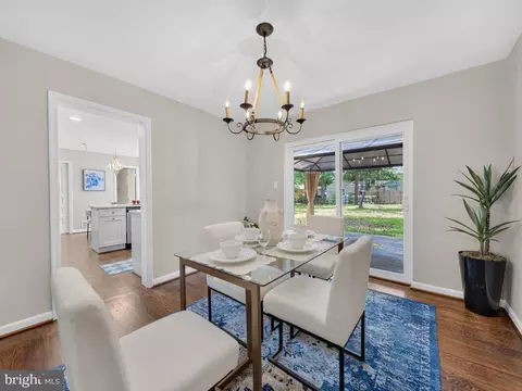 Dining - 5502 Kings Park Dr, Springfield, VA 22151 photo 3 of 6