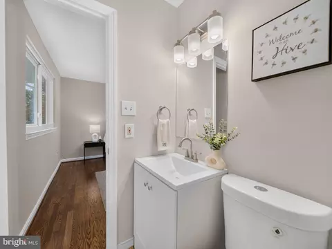 Bath - 5502 Kings Park Dr, Springfield, VA 22151 photo 4 of 6