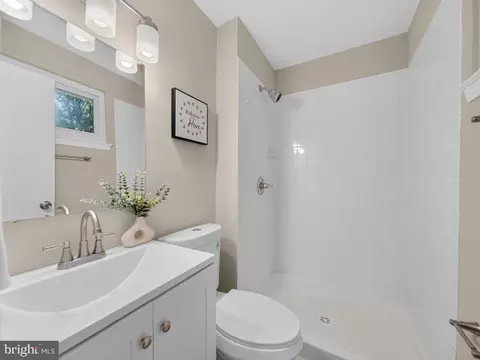 Bath - 5502 Kings Park Dr, Springfield, VA 22151 photo 3 of 6