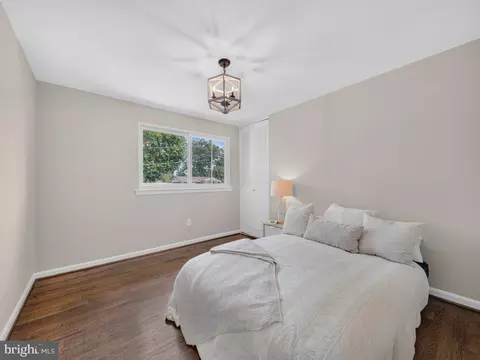 Bedroom - 5502 Kings Park Dr, Springfield, VA 22151 photo 10 of 12