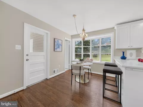 Dining - 5502 Kings Park Dr, Springfield, VA 22151 photo 4 of 6