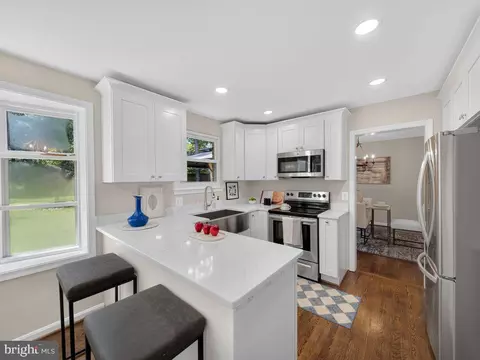 Kitchen - 5502 Kings Park Dr, Springfield, VA 22151 photo 3 of 8