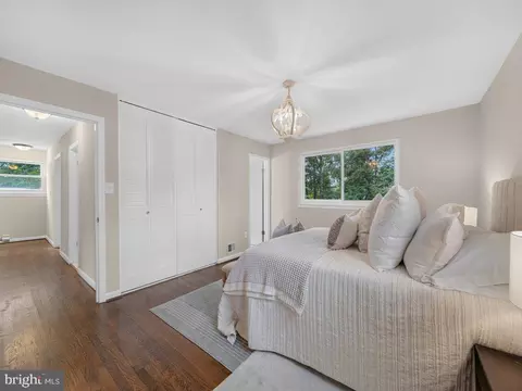 Bedroom - 5502 Kings Park Dr, Springfield, VA 22151 photo 5 of 12