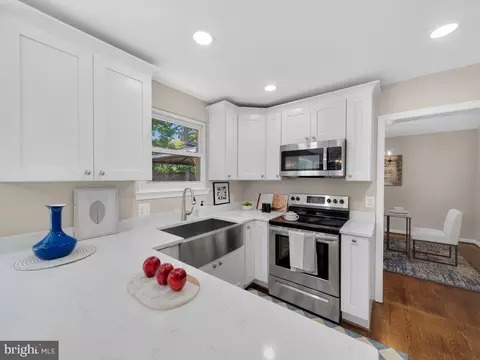 Kitchen - 5502 Kings Park Dr, Springfield, VA 22151 photo 4 of 8