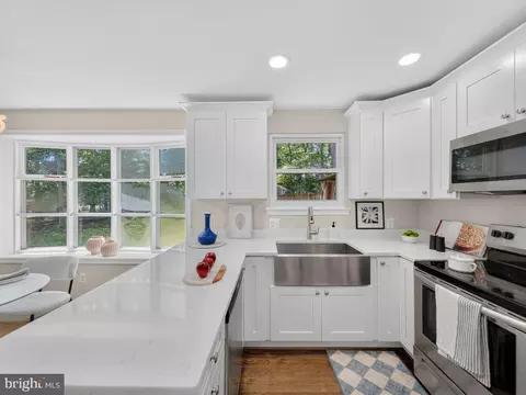 Kitchen - 5502 Kings Park Dr, Springfield, VA 22151 photo 5 of 8