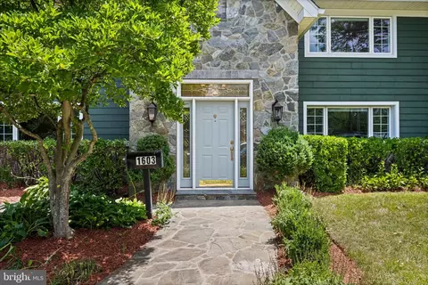 Exterior - 1603 Simmons Dr, Mclean, VA 22101 photo 3 of 16