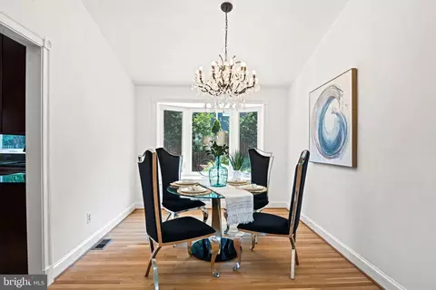 Dining - 1603 Simmons Dr, Mclean, VA 22101 photo 3 of 3