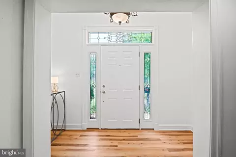 Entry Way - 1603 Simmons Dr, Mclean, VA 22101 photo 1 of 2