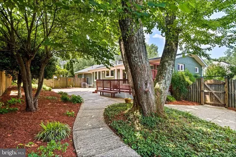 Exterior - 1603 Simmons Dr, Mclean, VA 22101 photo 9 of 16