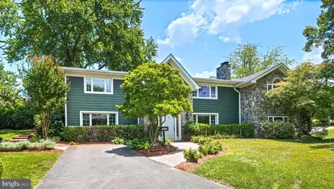 Exterior - 1603 Simmons Dr, Mclean, VA 22101 photo 5 of 16