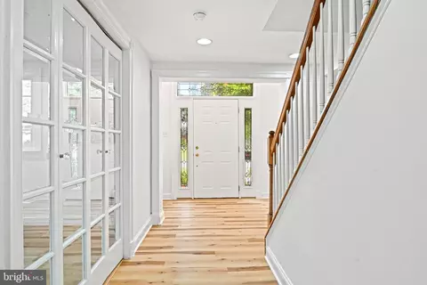 Entry Way - 1603 Simmons Dr, Mclean, VA 22101 photo 2 of 2