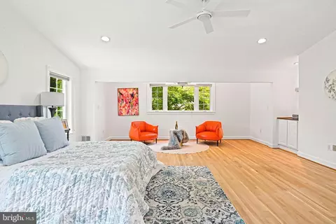 Bedroom - 1603 Simmons Dr, Mclean, VA 22101 photo 4 of 5