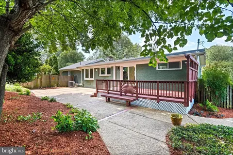 Exterior - 1603 Simmons Dr, Mclean, VA 22101 photo 11 of 16