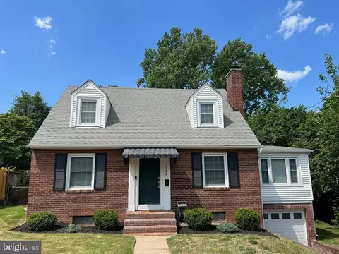 3104 Collard St, Alexandria, VA 22306