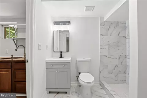 Bath - 6601 Reynard Dr, Springfield, VA 22152 photo 6 of 6