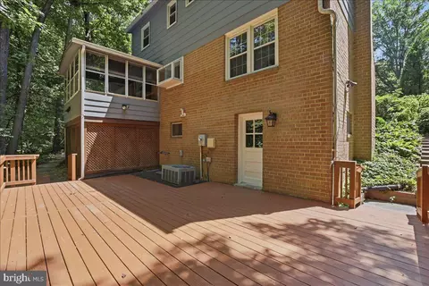 Exterior - 6601 Reynard Dr, Springfield, VA 22152 photo 7 of 8