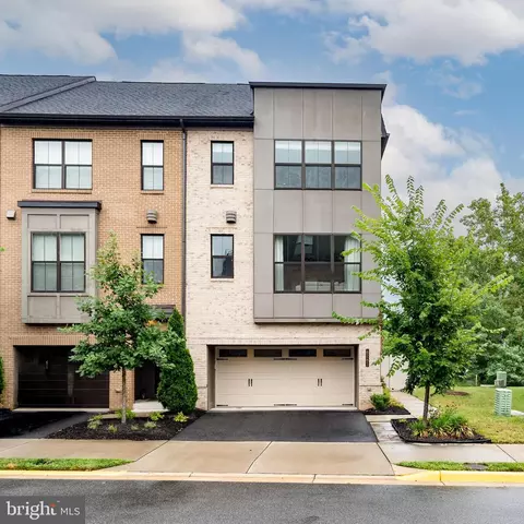 6261 Edsall Rd, Alexandria, VA 22312