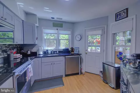 3151 Covewood Ct #I, Falls Church, VA 22042