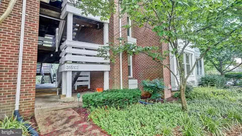 3151 Covewood Ct #I, Falls Church, VA 22042