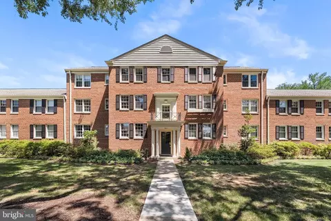 6617 E Wakefield Dr #B1, Alexandria, VA 22307