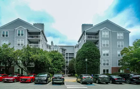 3176 Summit Square Dr #4-C5, Oakton, VA 22124