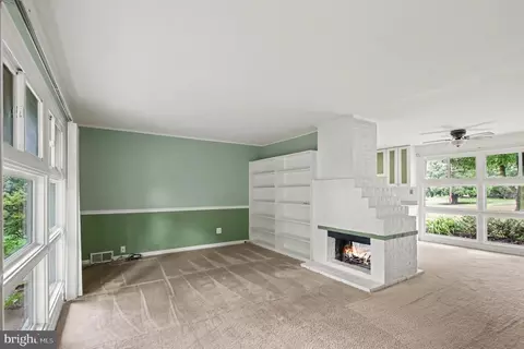 Living - 7314 Foxe Pl, Springfield, VA 22151 photo 8 of 9