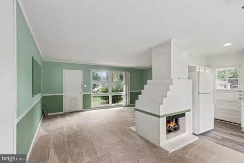 Living - 7314 Foxe Pl, Springfield, VA 22151 photo 5 of 9