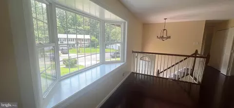 Entry Way - 7208 Briarcliff Dr, Springfield, VA 22153 photo 5 of 11