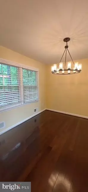 Entry Way - 7208 Briarcliff Dr, Springfield, VA 22153 photo 6 of 11