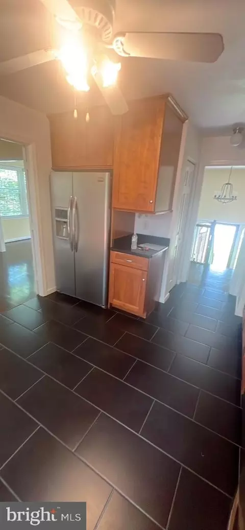 Entry Way - 7208 Briarcliff Dr, Springfield, VA 22153 photo 7 of 11