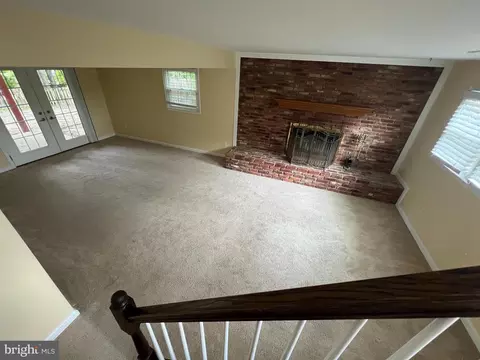 Living - 7208 Briarcliff Dr, Springfield, VA 22153 photo 7 of 10