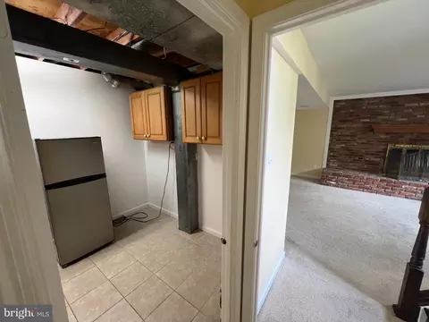 Entry Way - 7208 Briarcliff Dr, Springfield, VA 22153 photo 12 of 16