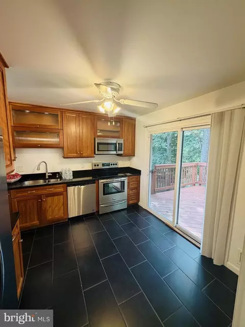 Kitchen - 7208 Briarcliff Dr, Springfield, VA 22153 photo 3 of 4