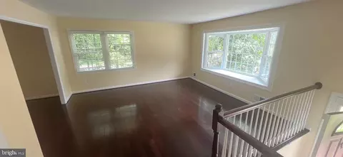 Living - 7208 Briarcliff Dr, Springfield, VA 22153 photo 1 of 4