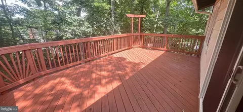 Exterior - 7208 Briarcliff Dr, Springfield, VA 22153 photo 3 of 7