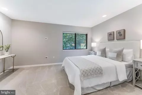 Bedroom - 1982 Solaridge Ct, Reston, VA 20191 photo 4 of 8